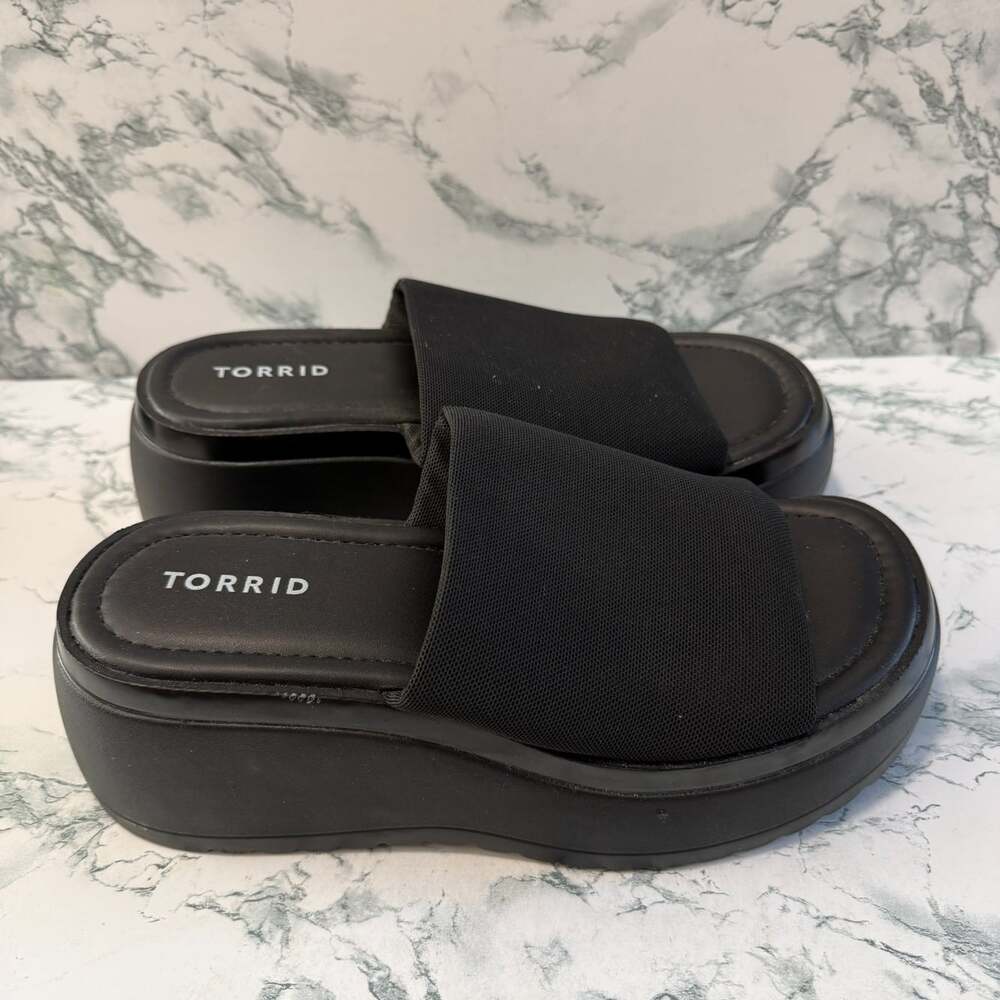 Torrid Women 7.5WW Chunky Stretch Platform Sandal Black Slip On Shoe Y2K Style